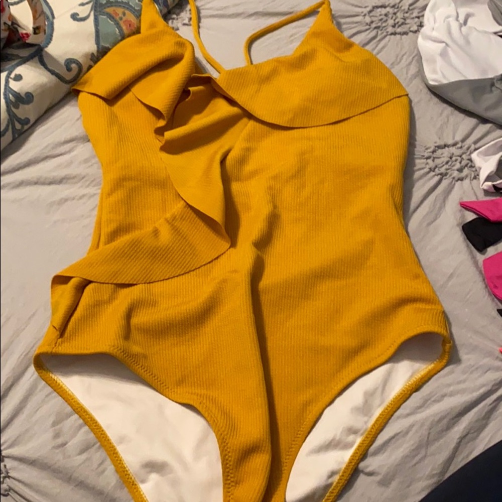 Women’s swim